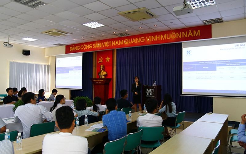 Chào Mừng Đoàn Học Viên Đại Học Fulbright Việt Nam Đến Tham Quan Khu Công Nghiệp Hiệp Phước | Hiep Phuoc Industrial Park Joint Stock Company