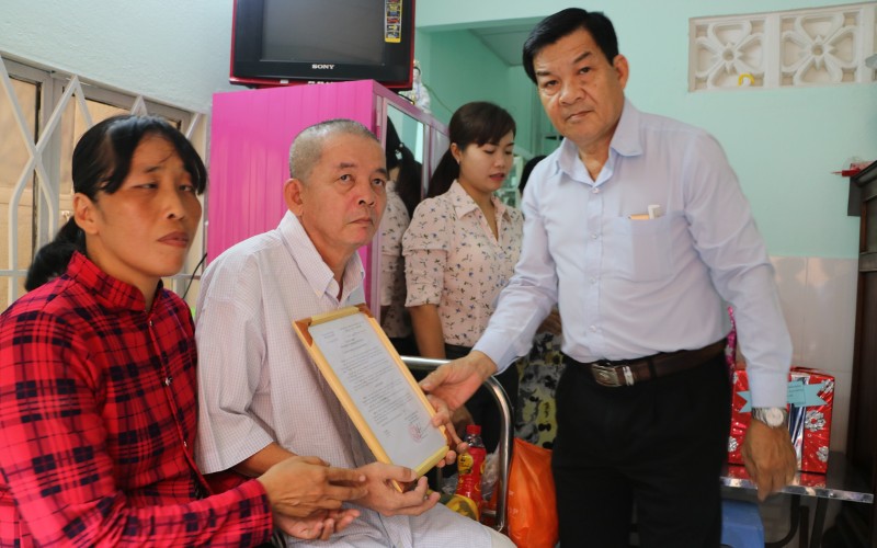 Hiep Phuoc donates the house of love in Nha Be Town