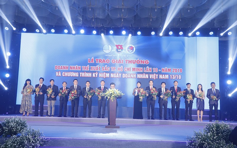 Congratulations to 10 outstanding young entrepreneurs and 7 young entrepreneurs of HCMC
