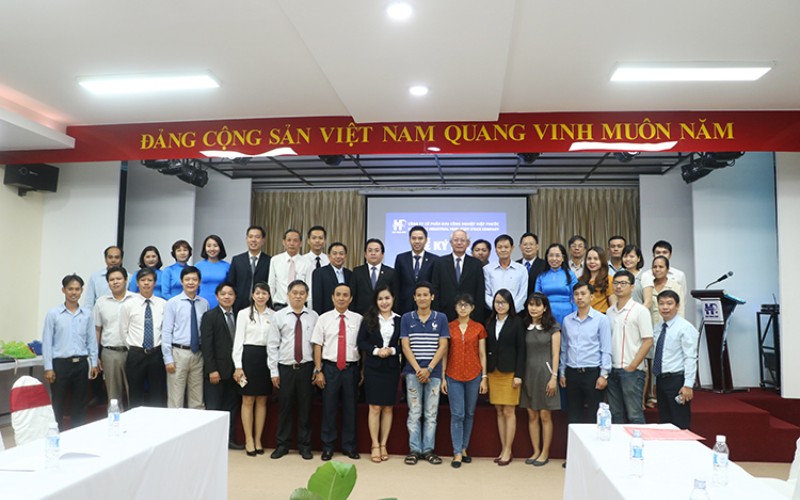 The signing ceremony was a success!