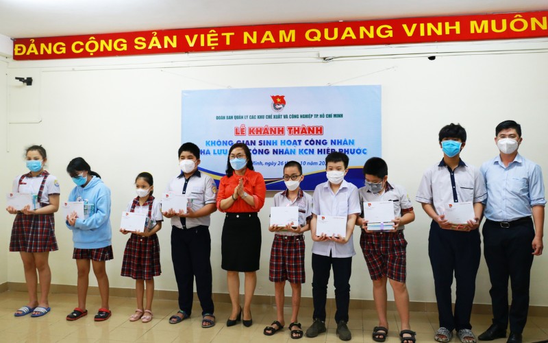 Scholarship For Children Of Workers Of Hiep Phuoc Industrial Park