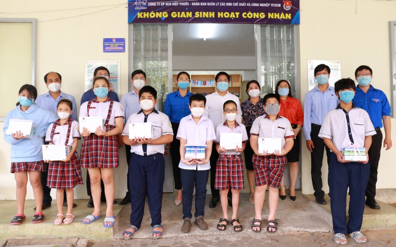 Scholarship For Children Of Workers Of Hiep Phuoc Industrial Park