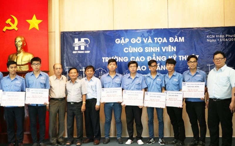 Talks with students of Cao Thang Technical College in Hiep Phuoc Industrial Park